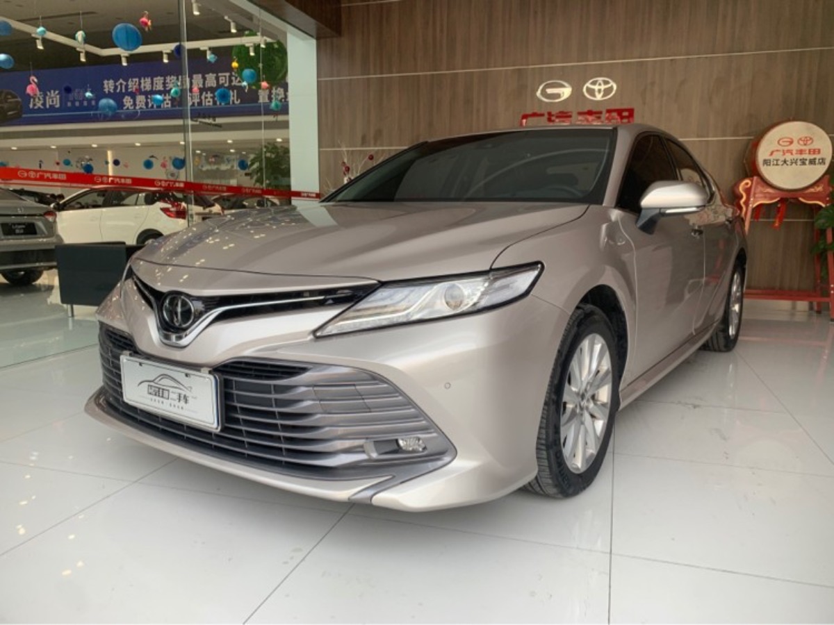 2018 Toyota Camry 2.0G manual self-integrated luxury version 20,000 kilometers
