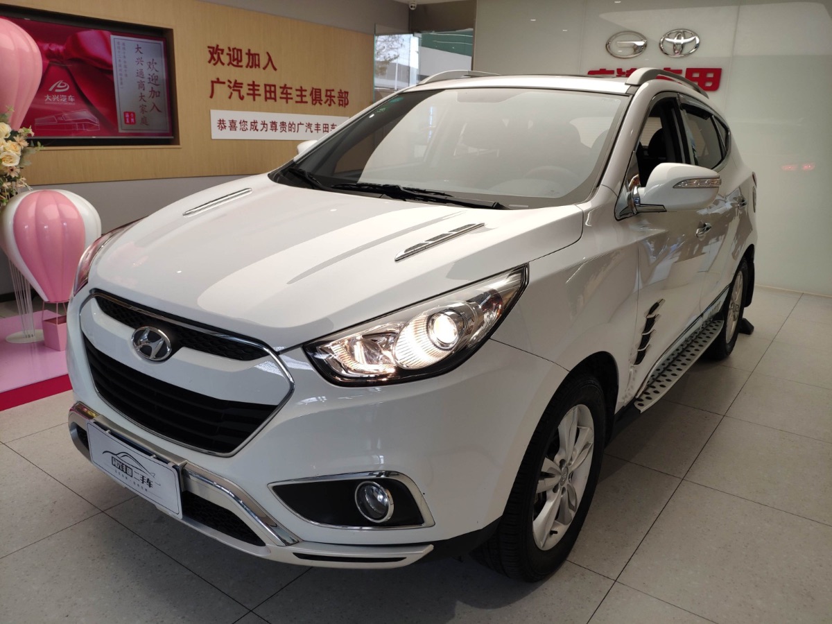2012 Hyundai ix35 2.0 manual and automatic integrated GLS two-wheel drive elite type 20,000 kilometers