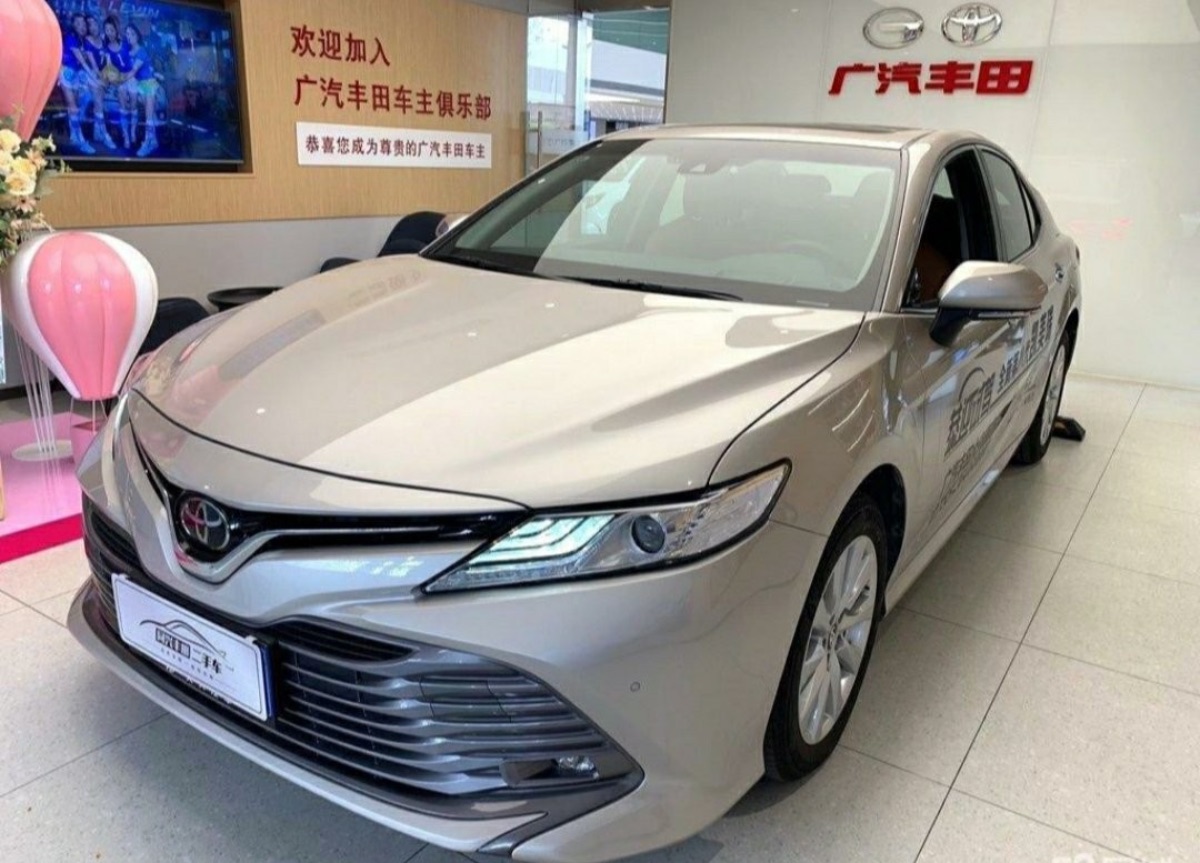 2019 Toyota Camry 2.0G Luxury Edition National VI 79,000 kilometers