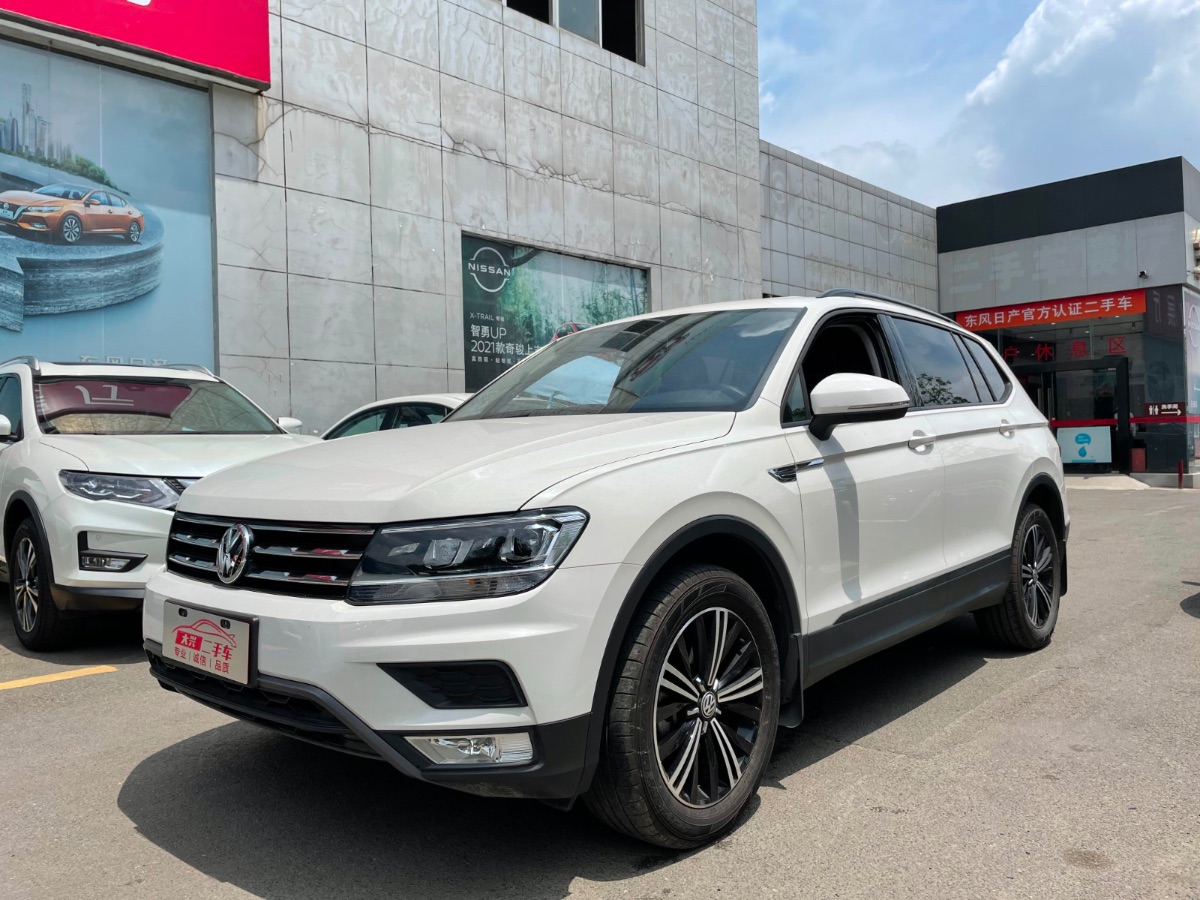 2019 Volkswagen Tiguan L 330TSI Automatic Two-wheel Drive Fashion Edition National VI 21,000 Kilometers