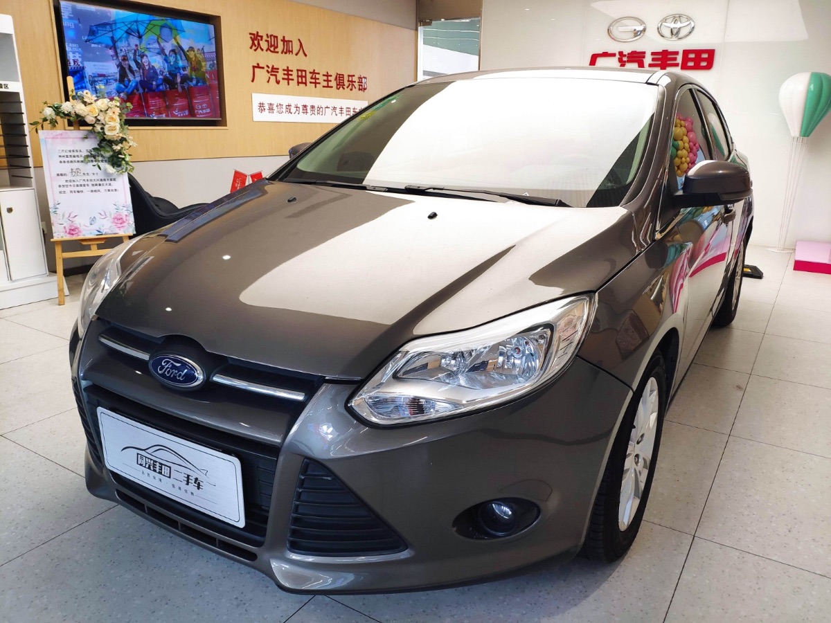 2012 Ford Focus 1.6 double clutch comfort type 70,000 kilometers