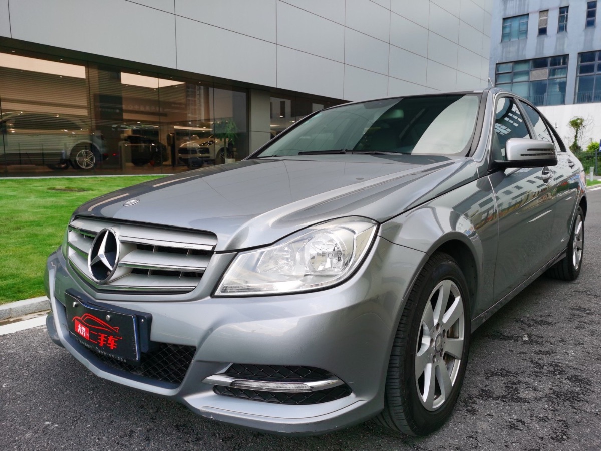 2013 Mercedes-Benz C-class 1.8T manual and automatic all-in-one classic model 105,000 kilometers