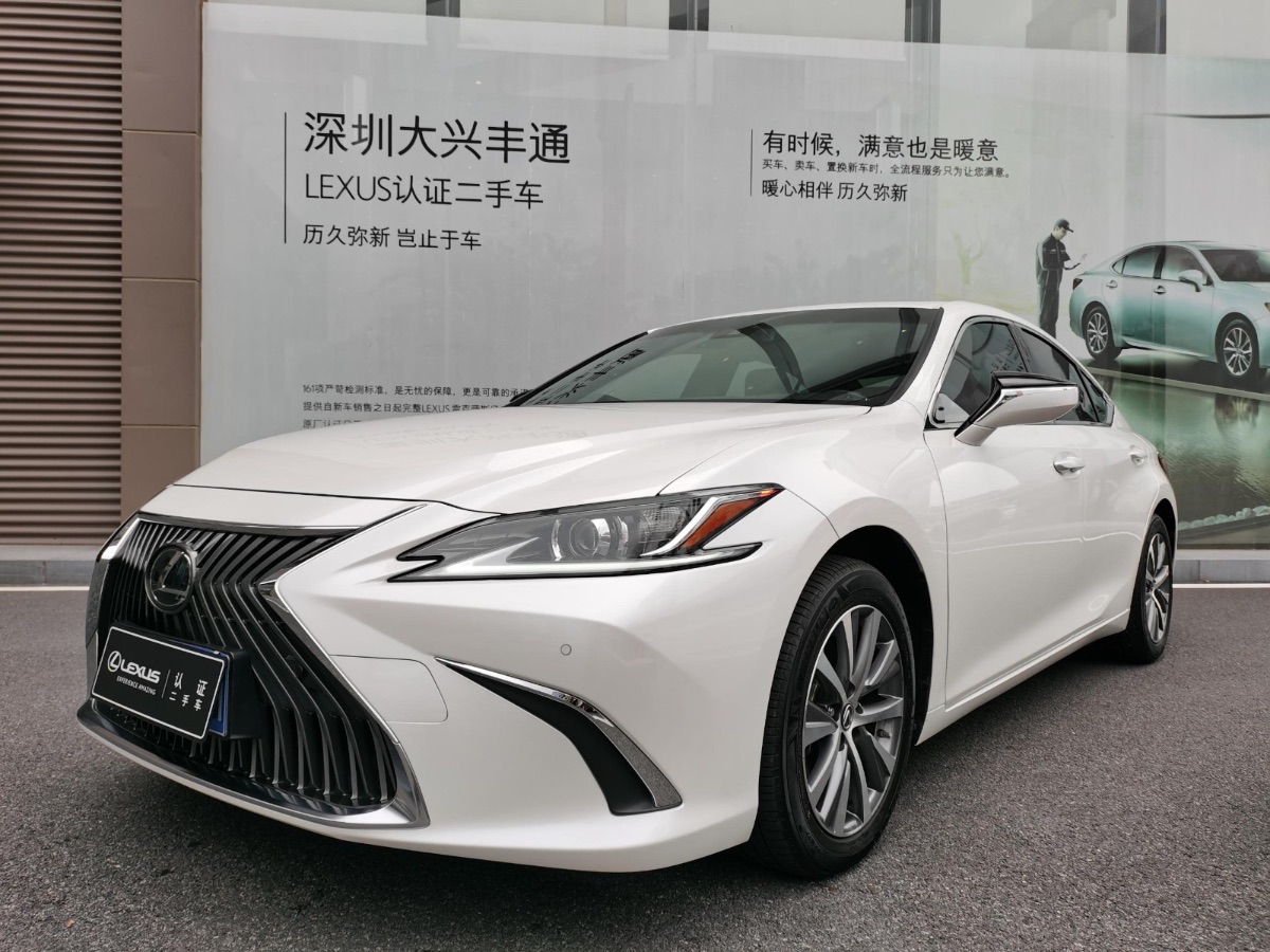 2015 Lexus ES (imported) 2.0 manual self-integrated elite version 70,000 kilometers