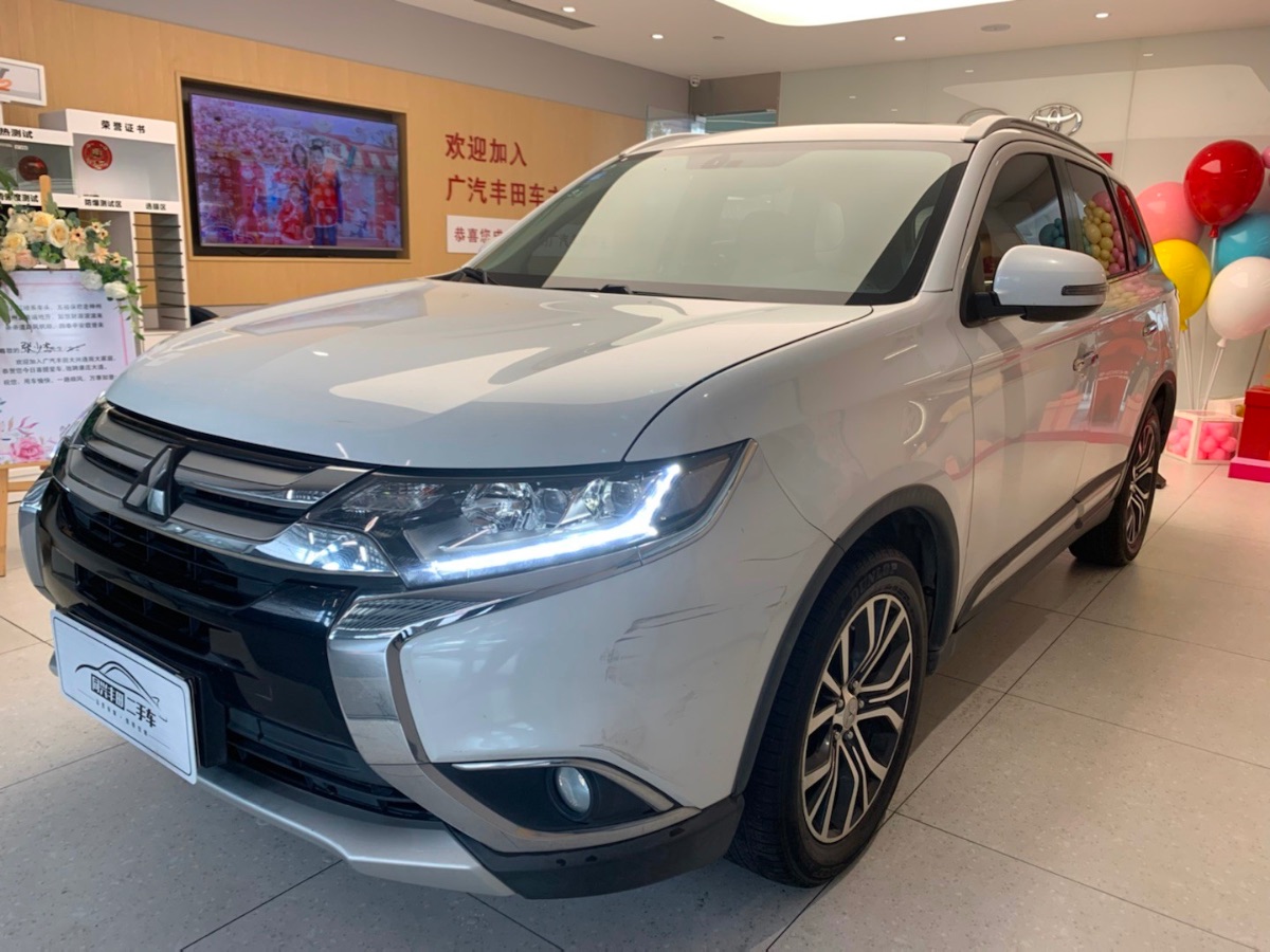 2018 Mitsubishi Outlander 2.4 stepless four-wheel drive elite version 5 seats 54,000 kilometers